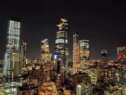 Paisaje del skyline de la Gran Manzana - Vista nocturna de los rascacielos de Nueva York
