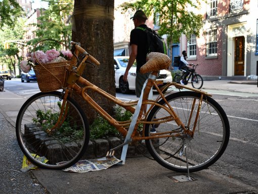 Greenwich Village - Una bici aparcada en una calle cualquiera de este barrio de Manhattan