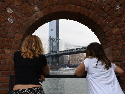 Vistas del puente de Manhattan - Un estupendo mirador en forma de arco con magníficas vistas al puente